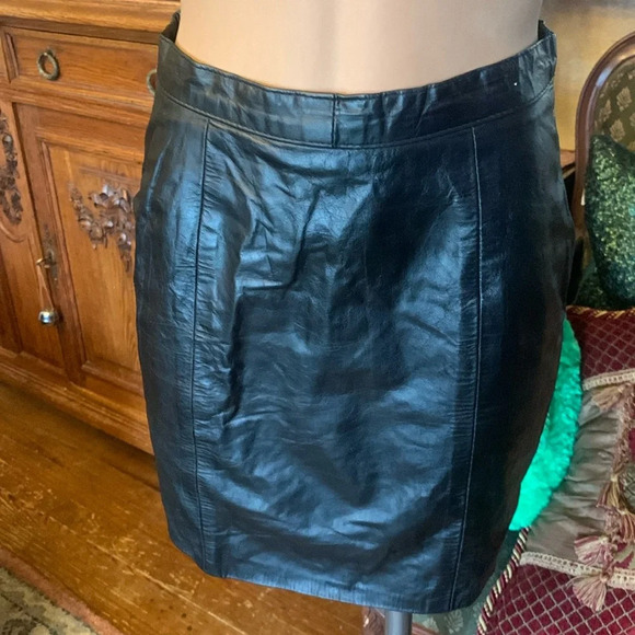 Cach’e Black Red leather color block fitted versatile Moto jacket & Skirt - Picture 6 of 10